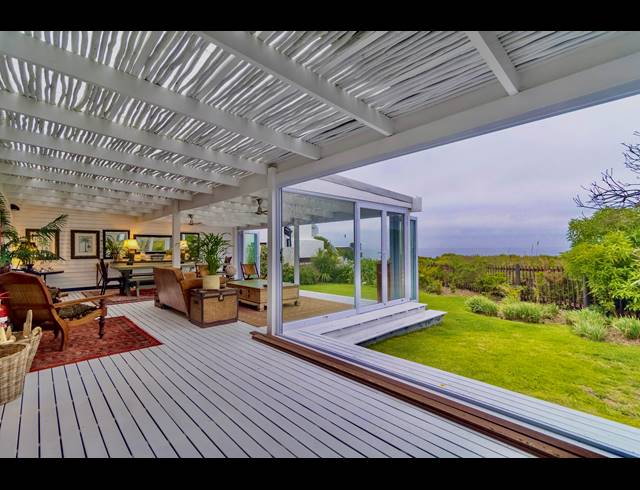 5 BEDROOM HOUSE FOR SALE IN GROTTO BAY